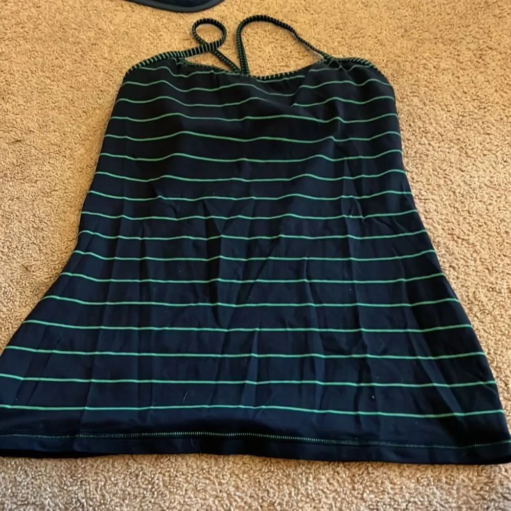 Lululemon tank top 8‎